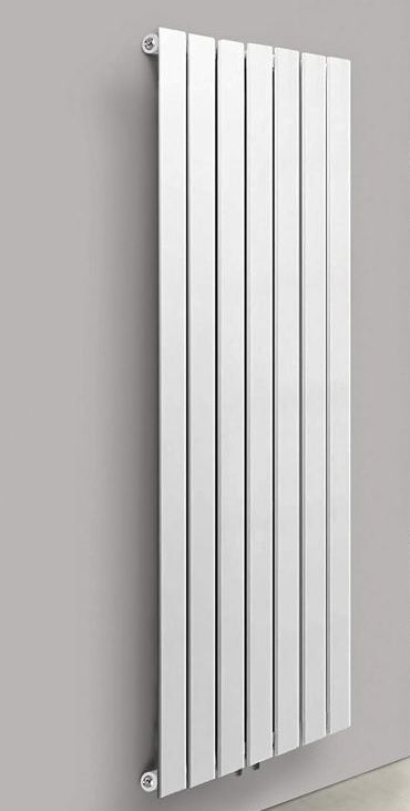 Vertikální radiátor